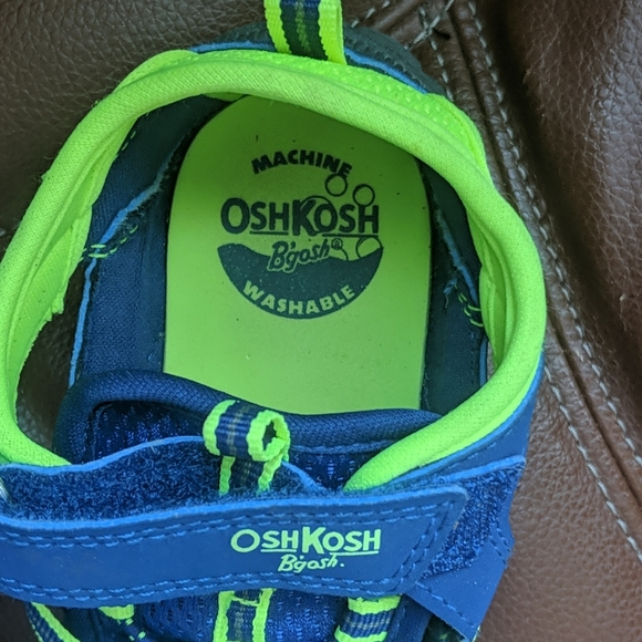 Oshkosh water shoes - Picture 2 of 3